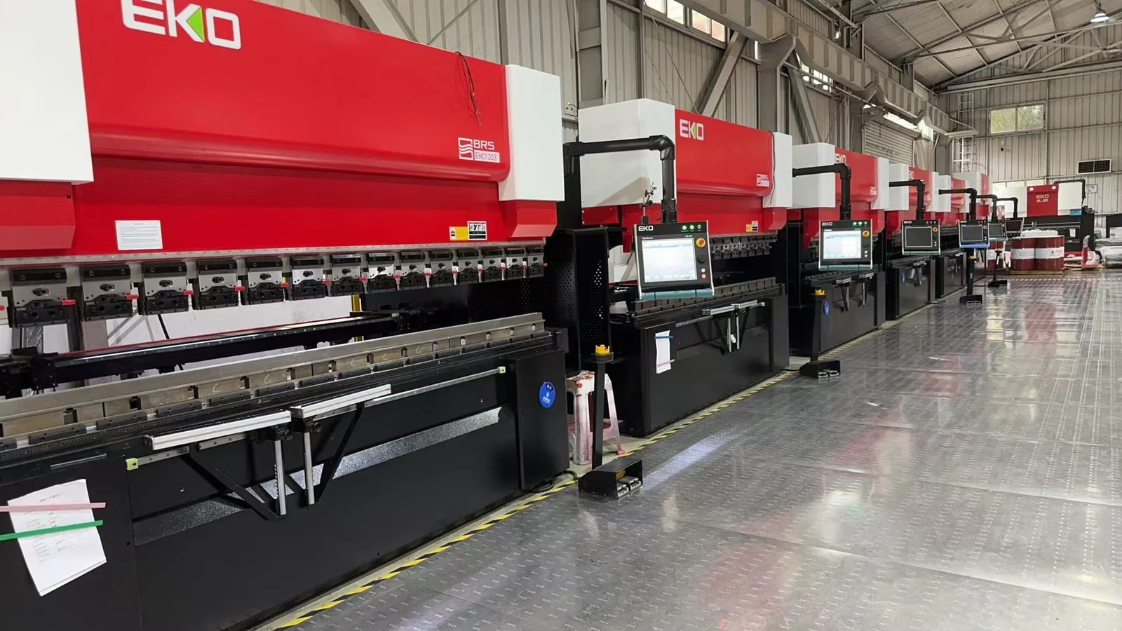 EKO press brakes on the workshop floor